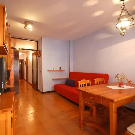 Lets Holidays Pool Terrace Apartment