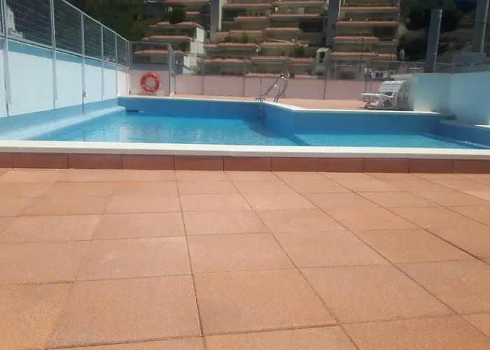 Lets Holidays Pool Terrace Τόσα ντε Μαρ